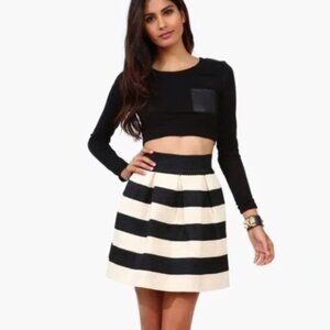Dina Be Black and White Striped Pleated Bandage Miniskirt. Size S